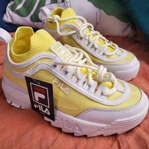 BNIB Baby chick yellow Fila's!